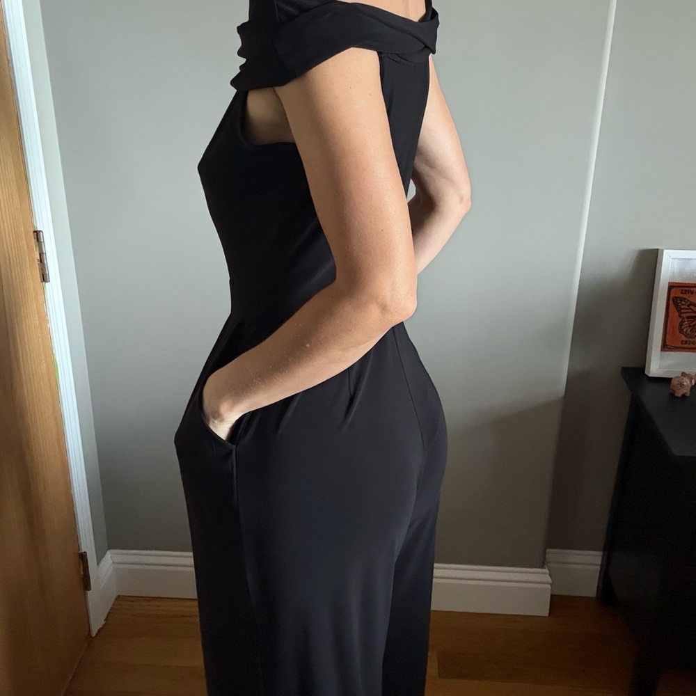 Off-Shoulder Black Wide-Leg Jumpsuit with Pockets - Picture 5 of 9